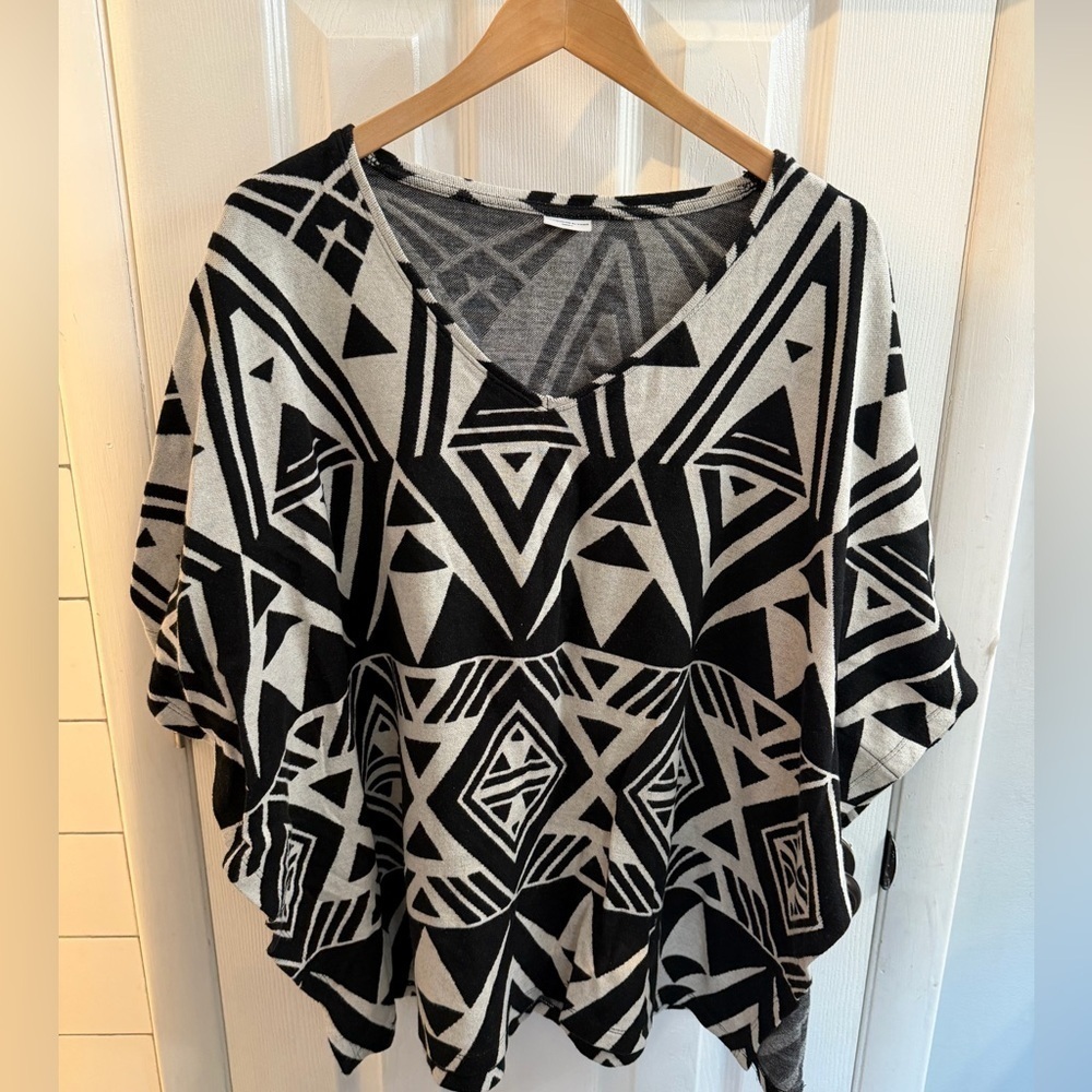 Geometric Black and White Poncho